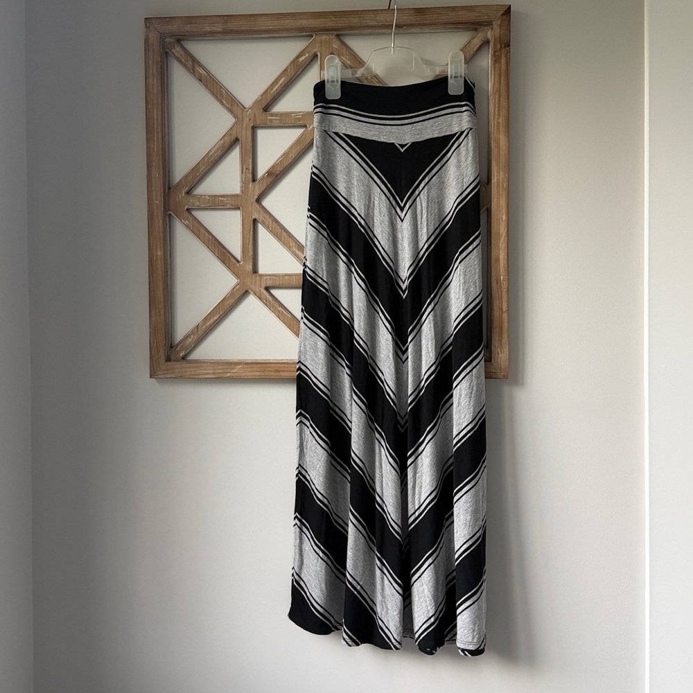 Merona Maxi Skirt Striped Black and Gray XS Stretch Comfort fabric